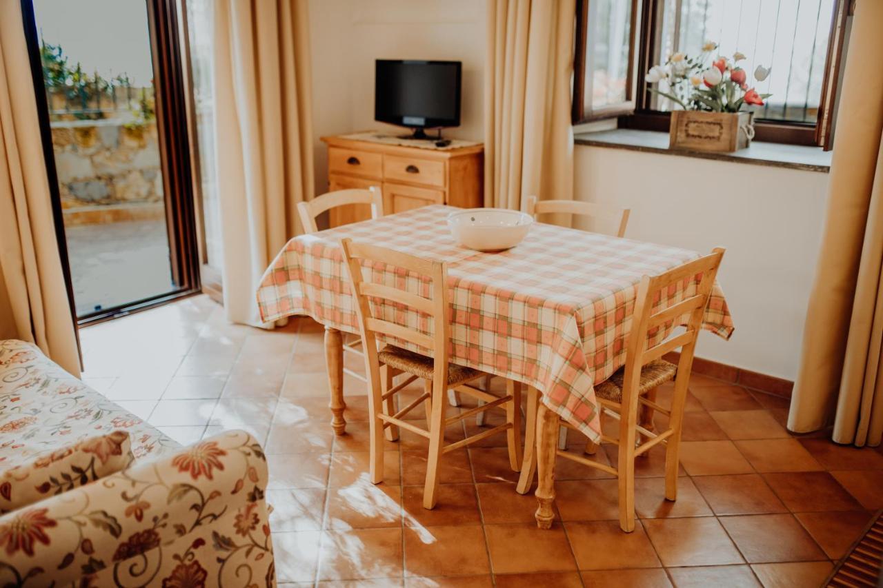 Residenza Golfo Degli Ulivi Caprioli Exterior foto