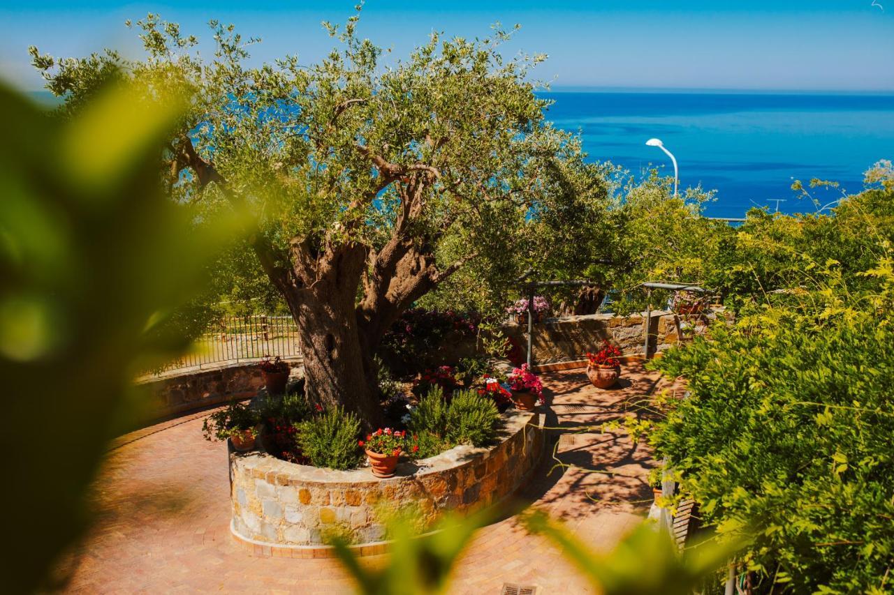 Residenza Golfo Degli Ulivi Caprioli Exterior foto